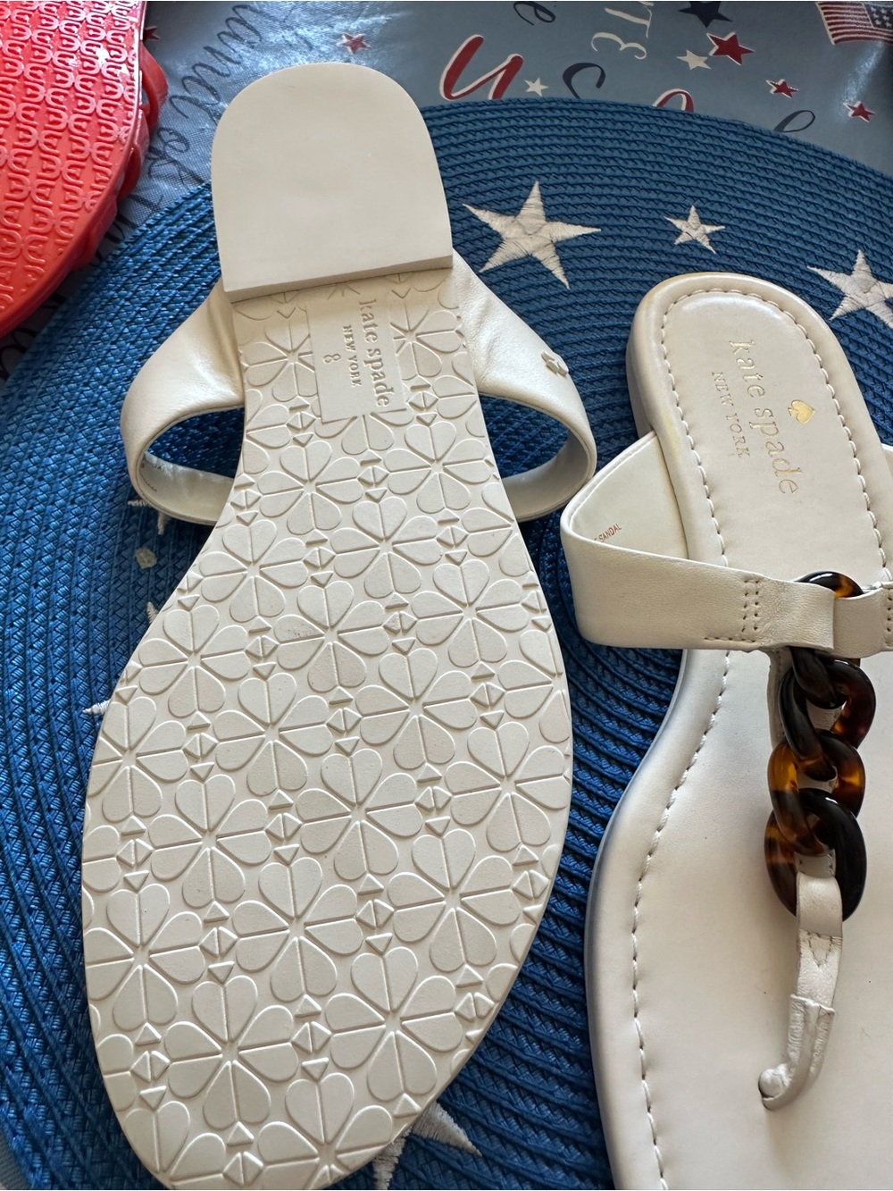 kate spade ivory thong sandals with tortoiseshell chain - Picture 2 of 2
